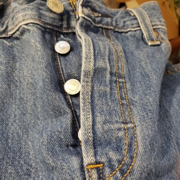 Levi's 501 Cutoffs 28" Waist (measured: 30") 100% Cotton Button Fly - Picture 11 of 12